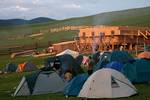Палаточный лагерь на рассвете